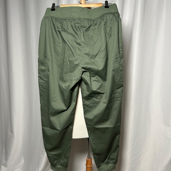 NWT ARMY GREEN BUTTER-SOFT STRETCH JOGGER PANTS - PETITE LARGE - Picture 4 of 5